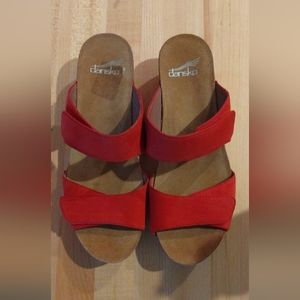 Dansko Sandals Vienna Red Tomato Milled Nubuck size 7 adjustable straps